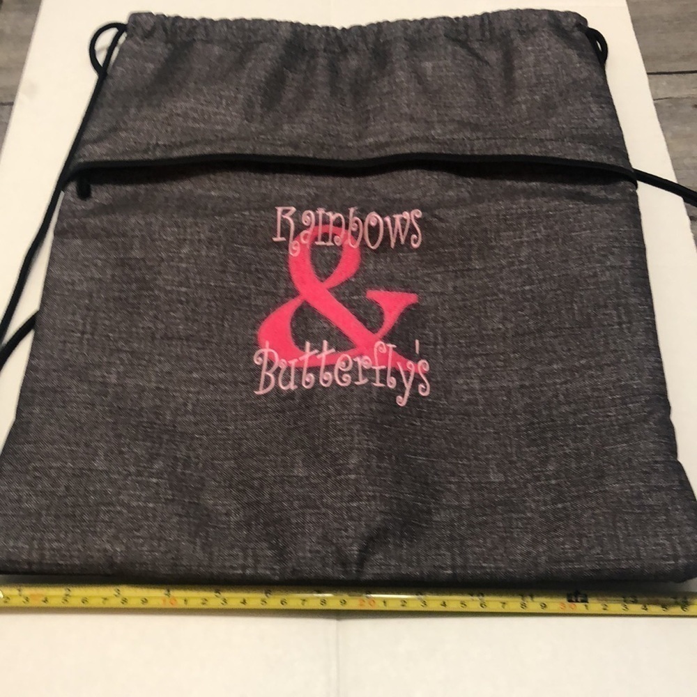 NWOT Thirty-one sling pink grey cinch thermal backpack w  Rainbows & Butterfly’s - Picture 6 of 8